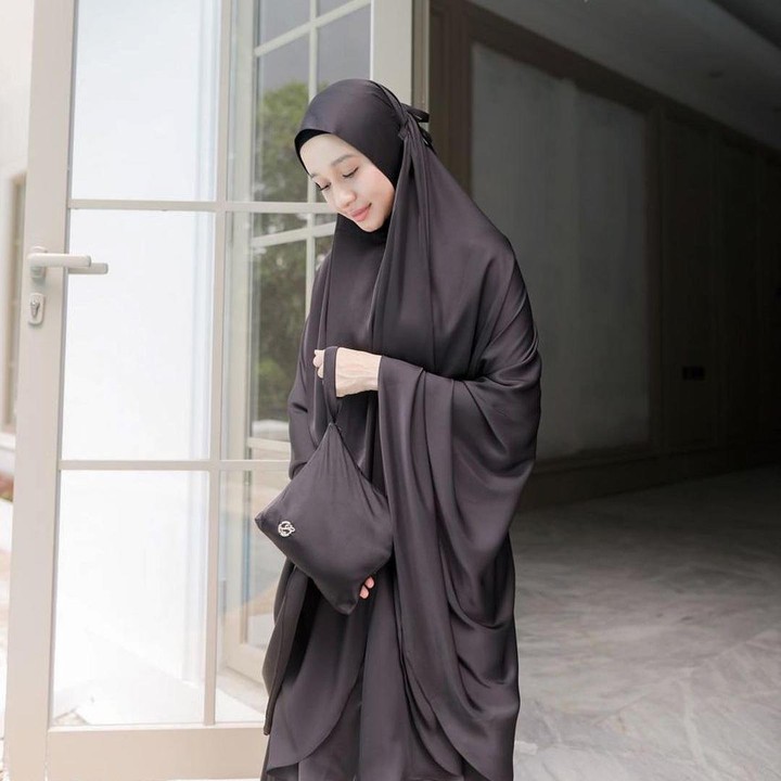 <p>Bisnis Bella ini juga tersebar di beberapa kota besar di Indonesia. Misalnya saja Jakarta, Bandung, Banjarmasin, Jambi, Padang, dan Pekanbaru. (Foto: Instagram: @laudyacynthiabella)</p>