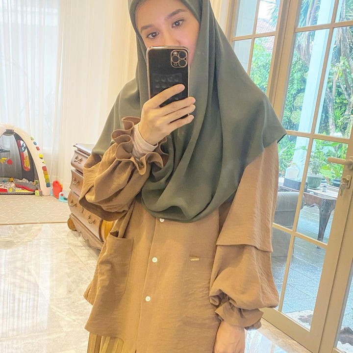 <p>Dua tahun sudah Laudya Cynthia Bella berpisah dengan Engku Emran, Bunda.  (Foto: Instagram: @laudyacynthiabella)</p>