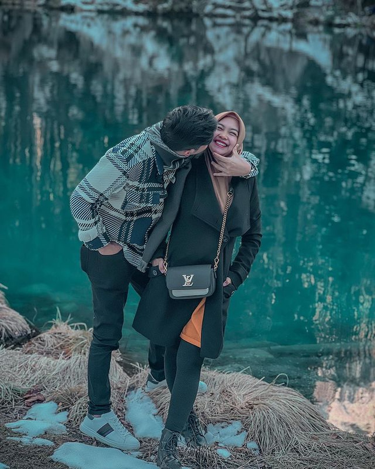 Ria Ricis dan Teuku Ryan Liburan di Swiss