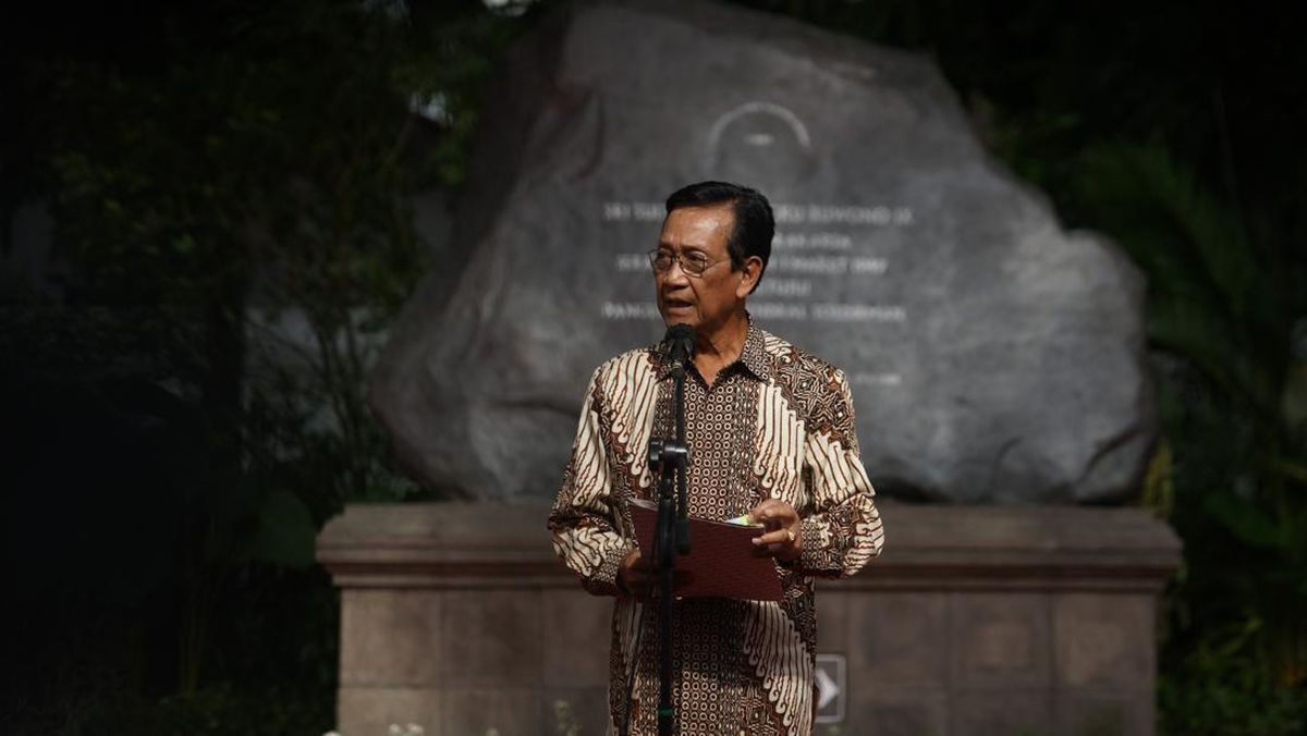 Sultan HB X Datangi Markas Polda DIY di Tengah Aksi Massa