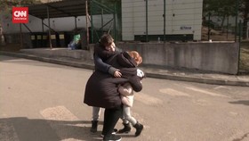 VIDEO: Kisah Perempuan Ukraina Pergi Menyelamatkan Diri Ke Slovakia