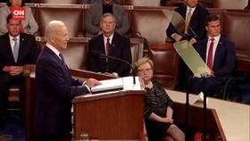 VIDEO: Biden Buru Taipan dan Pemimpin Korup Rusia Imbas Invasi Ukraina