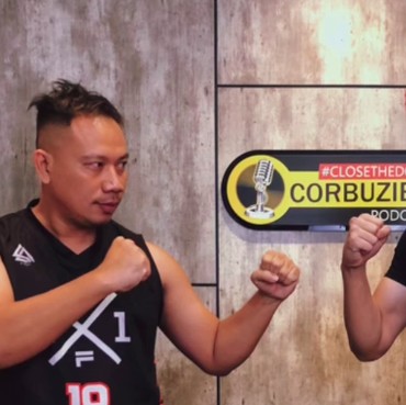 Ditantang Tinju Vicky Prasetyo, Ini 4 Bekal Ilmu Bela Diri Azka Corbuzier