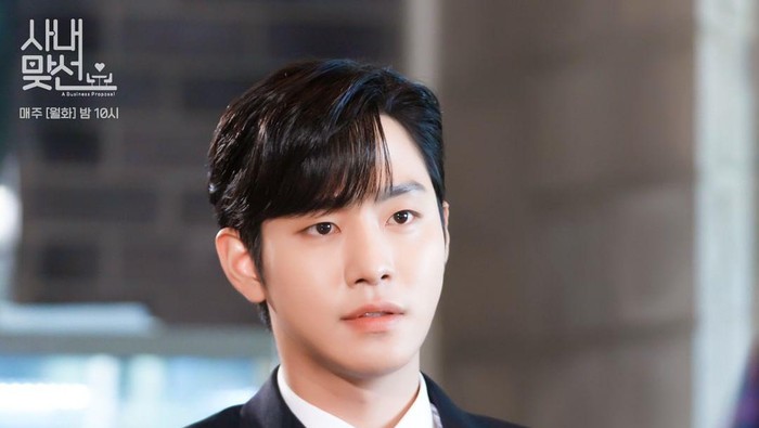 img-title 5 Drakor Populer dengan Tokoh Utama Pria sebagai CEO Cerdas dan Memesona, Sukses Bikin Fans Baper