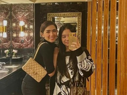 7 Potret Cantiknya Anak Gadis Angel Karamoy, Baru Rayakan Ultah ke-14