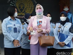 Kata Ustaz: Melihat Angelina Sondakh, Ujian Tuhan Tak Melebihi Kekuatanmu