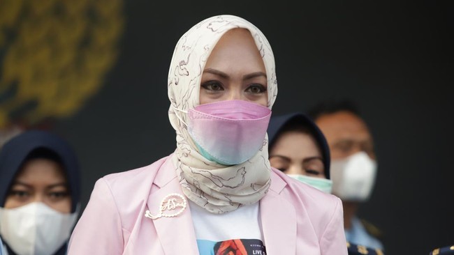 Kemenkumham mengungkap sejumlah kegiatan terpidana korupsi Angelina Sondakh selama di penjara, sebelum resmi bebas pada hari ini, Rabu (3/3).
