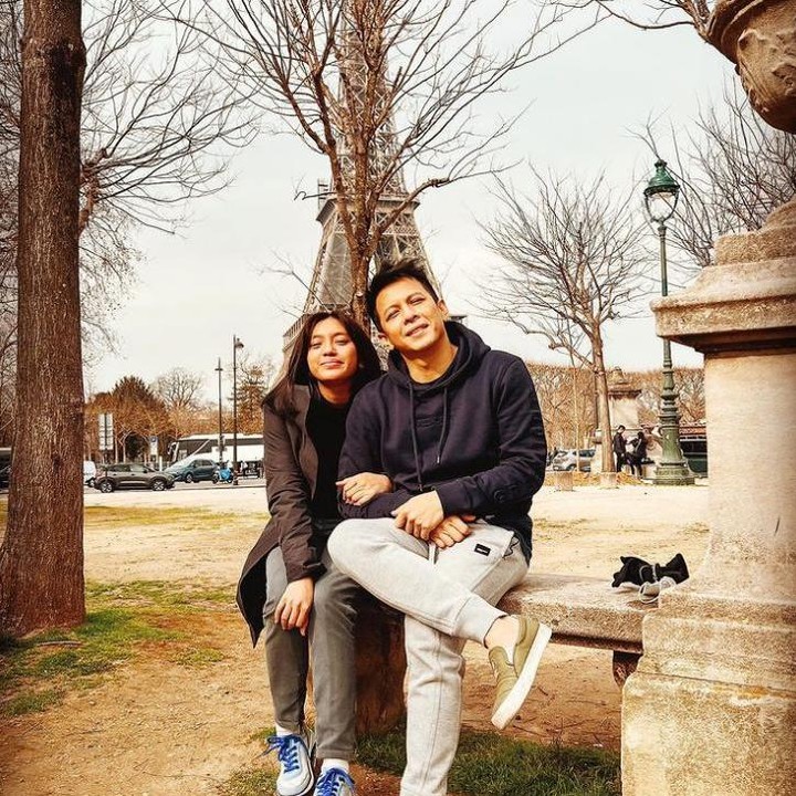 <p>Belum lama juga, Ariel perdana mengunggah foto bersama putrinya Alleia ketika di Prancis, di feed Instagram-nya. (Foto: Instagram @arielnoah)</p>