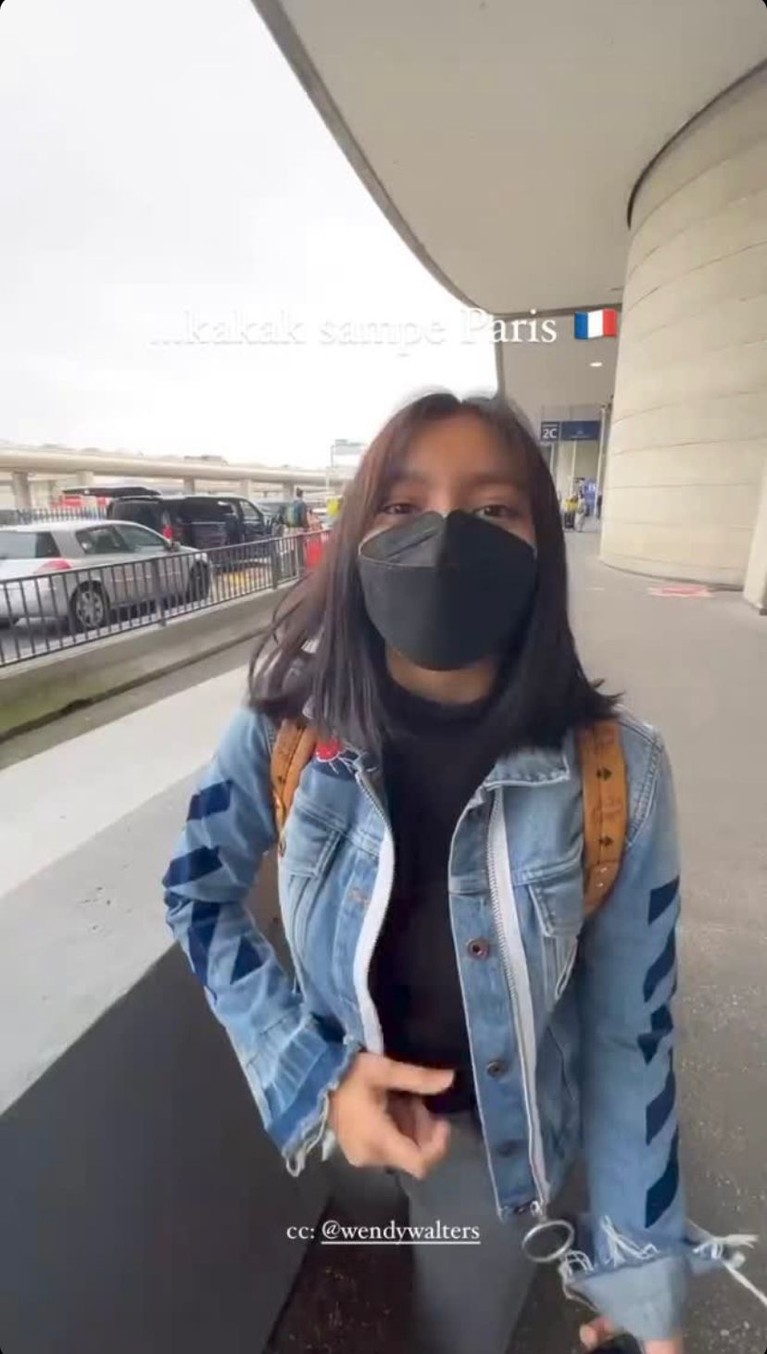 Ariel Noah membawa putri semata wayangnya Alleia untuk menemaninya kerja di Paris. Yuk, intip kebersamaan mereka!