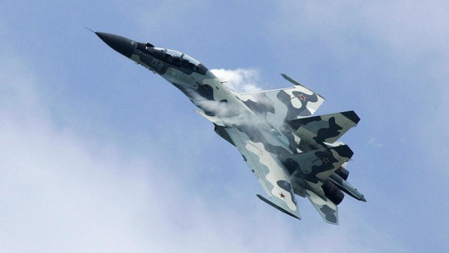 Ukraina mengklaim berhasil menembak jatuh jet tempur Rusia, jenis Su-30 produksi Sukhoi, di atas wilayah Irpin, Kiev, Kamis (3/3).