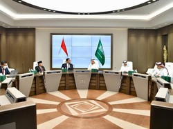 Luhut Terbang ke Saudi, Jemput Investasi Buat IKN hingga Proyek EBT