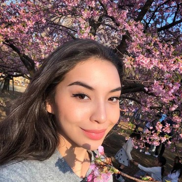 Dulu Korban KDRT, Intip 7 Foto Manohara Makin Bahagia Usai Pindah Agama