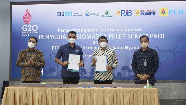 PLN bekerjasama dengan PT Sang Hyang Seri untuk pengolahan sekam padi yang selama ini menumpuk sia-sia dijadikan bahan baku biomassa co-firing PLTU.