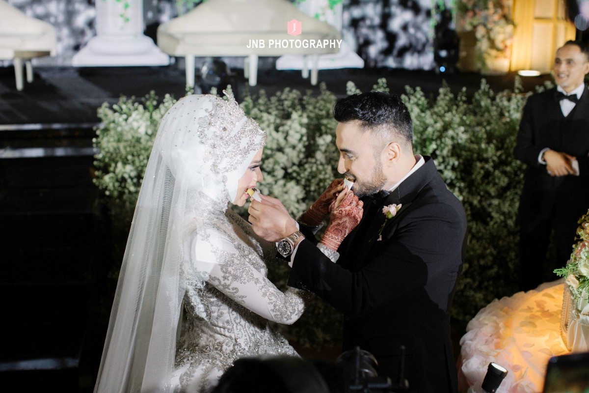 Potret Pernikahan Rizal Djibran dan Sarah