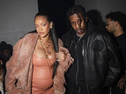 Rihanna Hamil Anak Kembar, Tak Sabar Ingin Segera Melahirkan