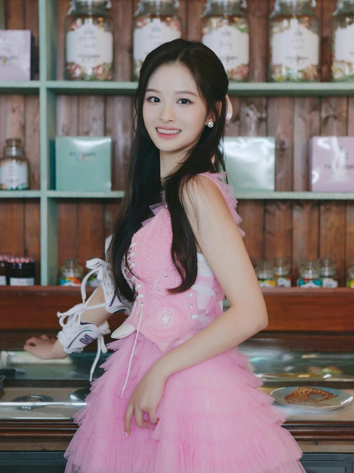 Sebelum bergabung bersama JYP Entertainment, Sullyoon pernah mendapatkan tawaran audisi di SM Entertainment, YG Entertainment, Fantagio Entertainment dan menjadi trainee di Woollim Entertainment./ Foto: instagram.com/nmixx_official