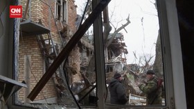 VIDEO: Bom-Bom Rusia Hancurkan Pemukiman Di Desa Gorenka, 2 Tewas