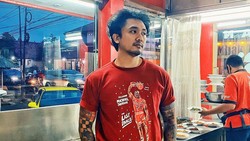 Ora Urus! Cueknya Ulah-ulah Uus di Masa Lalu