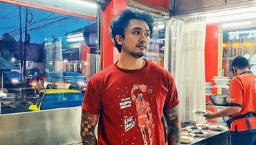 Lupa Rakaat Saat Jadi Imam Salat, Uus Malah Tuai Cibiran
