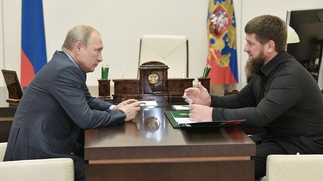 Kremlin menolak usulan pemimpin Chechen, Ramzan Kadyrov, yang sebelumnya mengatakan Rusia perlu gunakan senjata nuklir di Ukraina.