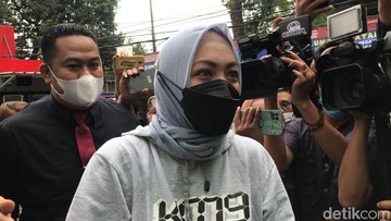KESEDIHAN ANGELINA SONDAKH SAAT TAHU PUTRANYA BERMASALAH DI SEKOLAH