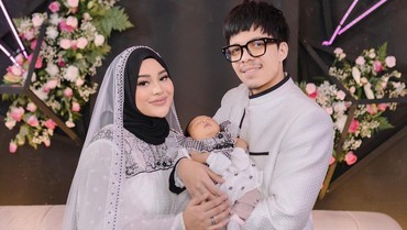 img-title Atta Halilintar dan Aurel Hermansyah Akan Lebaran di Singapura, Ada Apa?