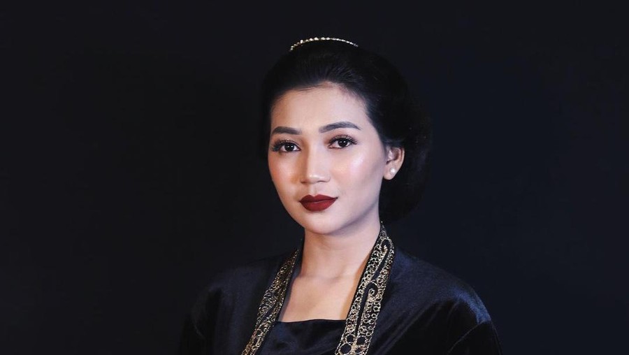 Cyndiana Lorens adik Kriss Hatta