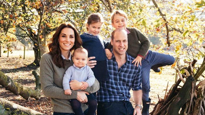 Deretan Brand Baju Anak Favorit Kate Middleton, Sederhana Tapi Elegan!