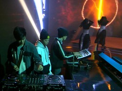 Energik! Weird Genius Feat Lyodra Bawakan Lathi di Rejeki BNI #GaPakeNanti