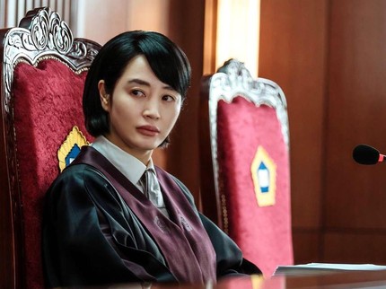 5 Fakta Kim Hye Soo, Pemeran Hakim 'Dingin' di Drama Korea Juvenile Justice