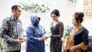 Kabar bahagia menyelimuti keluarga Kriss Hatta&comma; sang adik Cyndyana Lorens baru saja dilamar oleh pria muslim&period; Yuk&comma; intip momennya&excl;