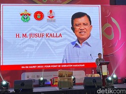 Cerita JK Ikhlaskan Ketum IKA Unhas ke Anak Muda Setelah 25 Tahun