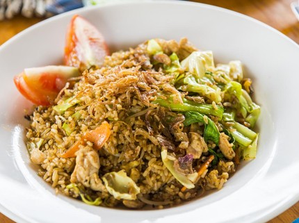 Resep Nasi Goreng Gila dengan Rasa yang Gila Enak Banget, Bun!