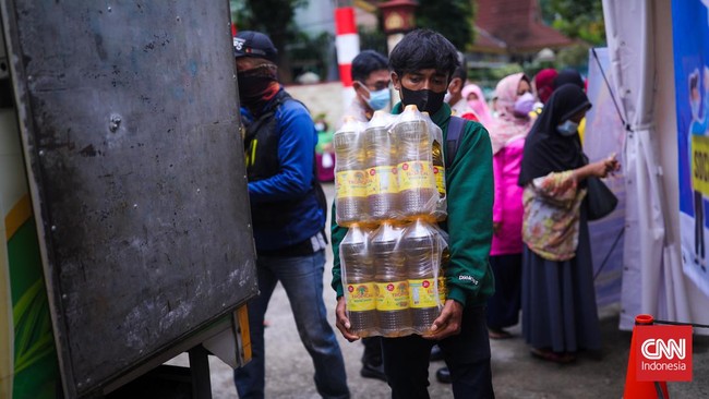 Anggota BPK Achsanul Qosasi blak-blakan menyindir penanganan kelangkaan minyak goreng. Ia menyebut tidak perlu pintar menganalisasi masalah minyak goreng.