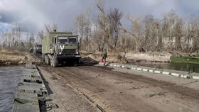Serangan Rusia Hantam Bandara dan Pangkalan Militer dekat Lviv