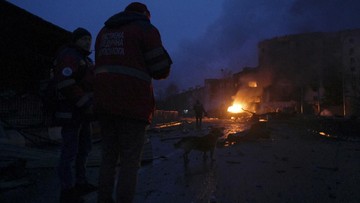 Presiden Ukraina Volodymyr Zelensky menyatakan tak menutup kemungkinan Rusia akan melakukan serangan militer ke negara anggota NATO.