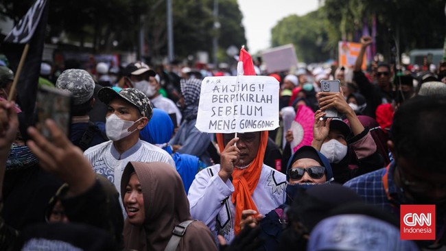 MUI diminta menerbitkan fatwa soal penistaan agama yang dilakukan Menteri Agama Yaqut usai bandingkan azan dan gonggongan anjing.