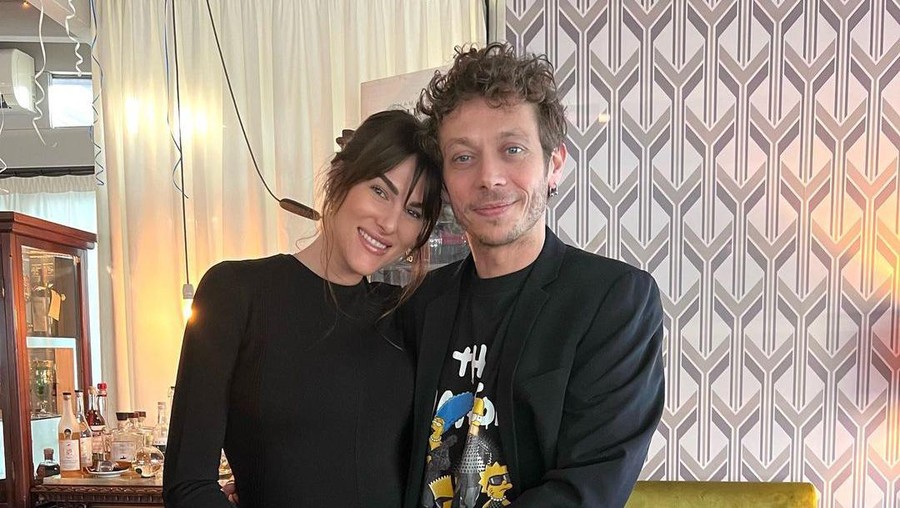 Valentino Rossi dan kekasih