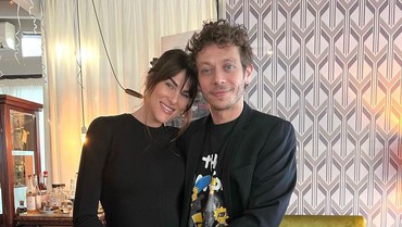 img-title Selamat! Valentino Rossi Dikaruniai Anak Pertama