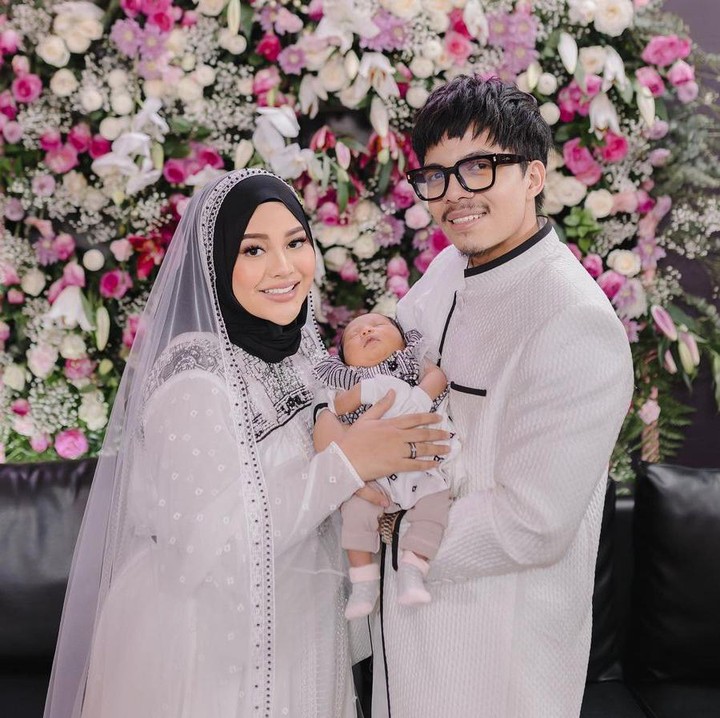 <p>Seperti diketahui Aurel baru saja melahirkan anak pertamanya berjenis kelamin perempuan pada 22 Februari 2022. (Foto: Instagram @krisdayantilemos @aurelie.hermansyah @ashanty_ash)</p>