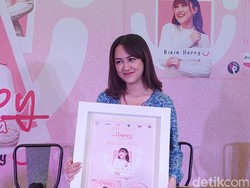 Happy Asmara Luncurkan Album Bikin Happy