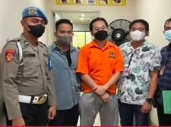 Berbaju Tahanan, Wajah Lemas dan Lesu Indra Kenz Disorot