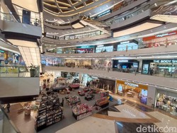 Gulkarmat Jaksel: 5 Korban Ornamen Ambruk Lippo Mall Kemang Dibawa ke RS
