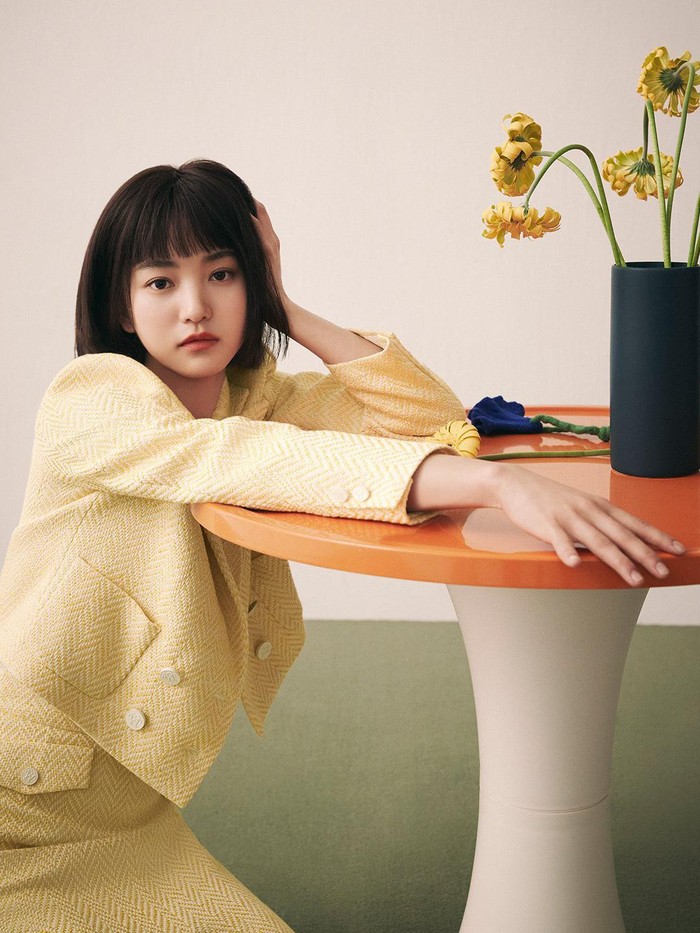 Nama Kim Tae Ri sendiri mulai banyak diperbincangkan khususnya oleh penikmat film dan drama Korea berkat kemampuan aktingnya dalam film dan drama yang ia perankan./ Foto: twitter.com/kpopers_family