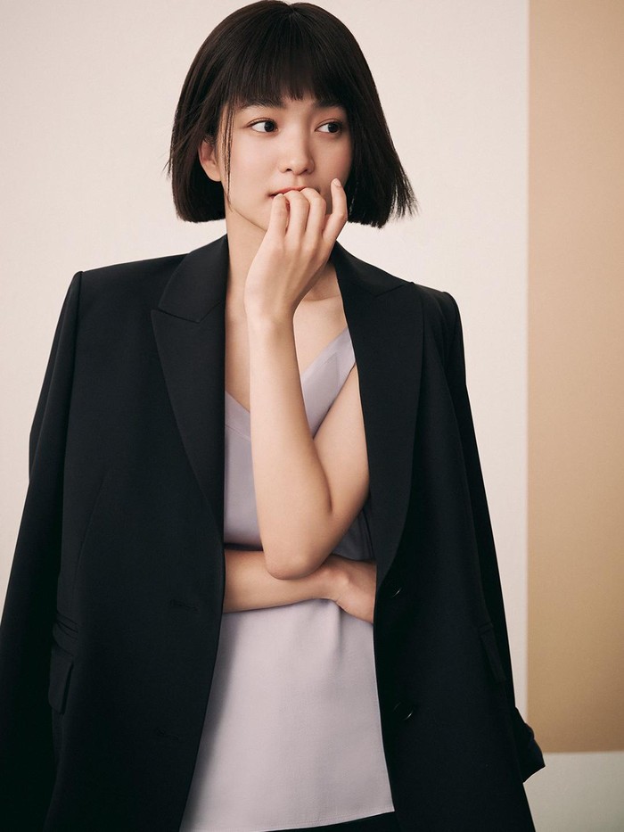 Seiring dengan kepopulerannya yang terus meningkat, Kim Tae Ri mendapat banyak tawaran menjadi muse sebuah brand, seperti brand fashion perempuan itMICHAA yang resmi mendapuk sang aktris menjadi muse terbaru./ Foto: twitter.com/kpopers_family