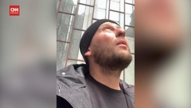 VIDEO: Momen Vlogger Ukraina Tak Sengaja Rekam Serangan Udara Rusia