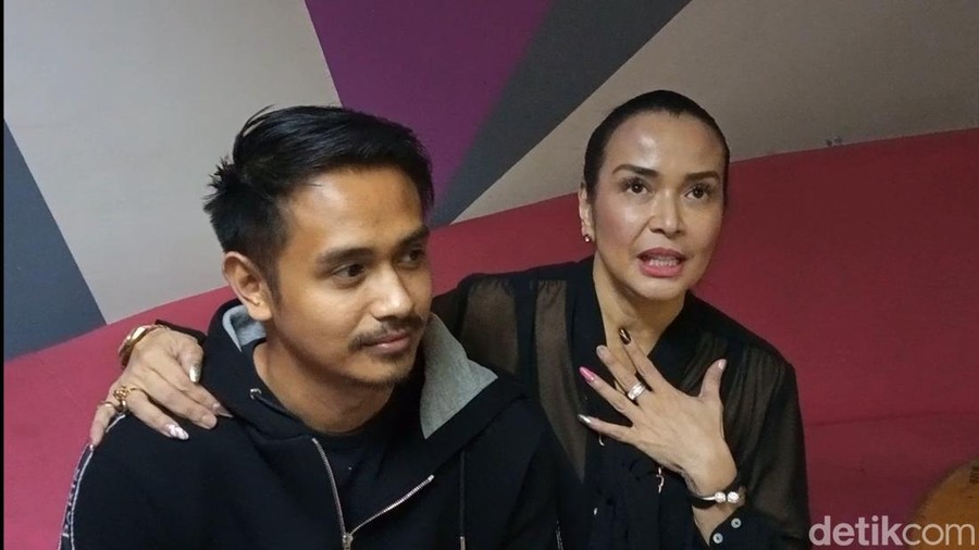 Jennifer Jill dan Ajun Perwira