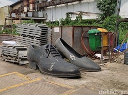 Penampakan Terkini Sepatu Raksasa Ikon Cibaduyut