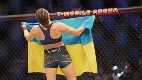 Hasil UFC 272: Sepupu Khabib Menang, Bendera Ukraina Terbentang