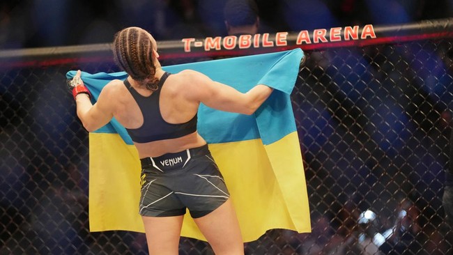 Pertarungan-pertarungan pembuka UFC 272 telah dimainkan, termasuk duel Umar Nurmagomedov dan pertarungan atlet Ukraina.